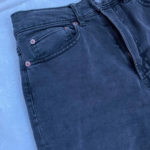 Black mom jeans -size 4